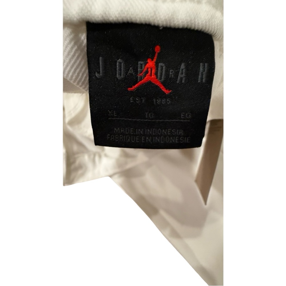 Jordan Black and Red Logo Tag - Picture 2 of 16